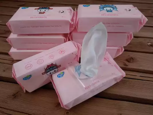 Влажные салфетки мини розовые без аромата 64 шт